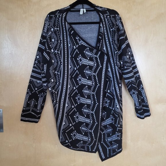 Sahalie Open Front Cotton Sweater Cardigan Black & White Aztec Print - Picture 3 of 11